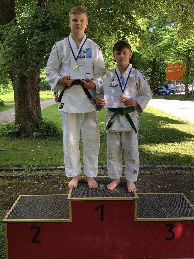 Zwei Judokas bei der bayerischen Meisterschaft
