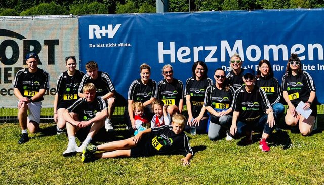 🏃‍♀️💙 Inklusion läuft – und wir auch! 💙🏃‍♂️
Mit 17 Teilnehmer*innen war das Team DJK Herzensläufer beim Inklusionslauf des HerzMomente am 17.05.2025 in Rieden am Start! Jede Runde zählte – für gelebte Inklusion, Gemeinschaft und ein starkes Miteinander. Danke an alle, die mitgelaufen sind und ein Zeichen gesetzt haben! 🙌✨

#HerzMomente #DJKHerzensläufer #InklusionLäuft #GemeinsamStark #JedeRundeZählt #RundumHerzenssache #blaundweiß #blaundweißeinlebenlang #djk #landkreisambergsulzbach #blsv #djkensdorf #ensdorfinderoberpfalz